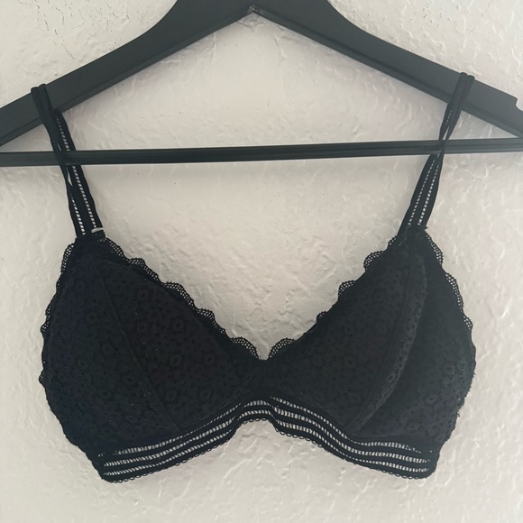 Gilly Hicks Bralette Bundle - Picture 2 of 6